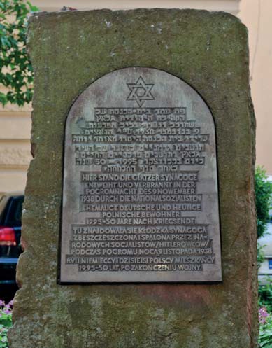 Gedenkstein am Ort der zerst&ouml;rten Glatzer Synagoge