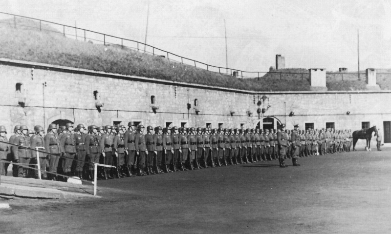 Soldaten der Wehrmacht 1943 in der Glatzer Festung