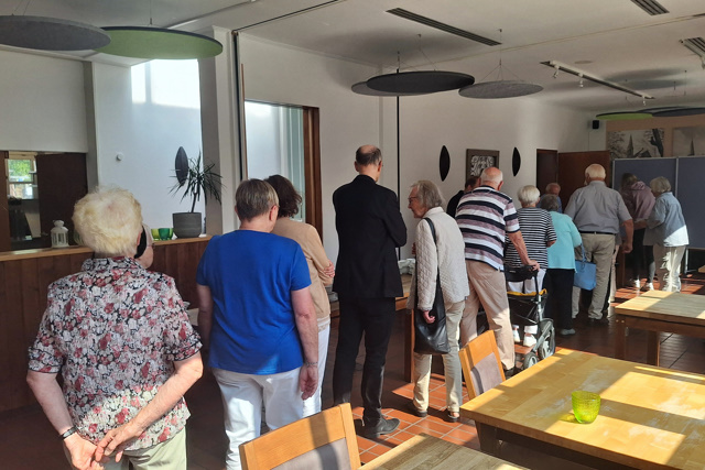 Die zweierlei Sorten herzhafter Suppe mu&szlig;ten selbst geholt werden.