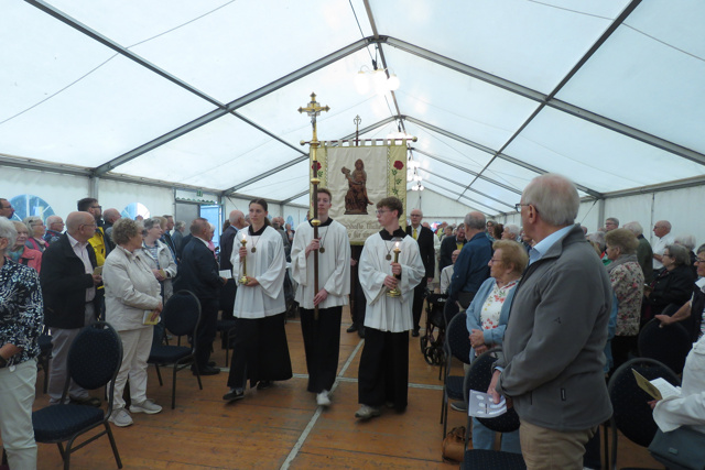 Auch die schlesische B&auml;ckerei Volkmann aus Bad Rothenfelde verkaufte wieder schlesischen Mooh- und Str&auml;selkucha sowie andere heimatliche Spezialit&auml;ten.