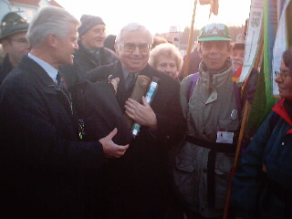 Bild 8: &Uuml;bergabe der Stafette an den GGV-Vorsitzenden