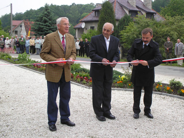 Durchschneiden des Bandes