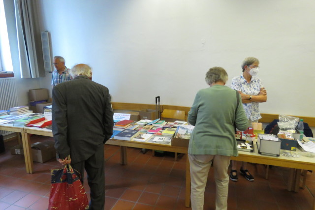 75. Glatzer Wallfahrt nach Telgte 2022: B&uuml;cherbestand des Glatzer B&uuml;ros