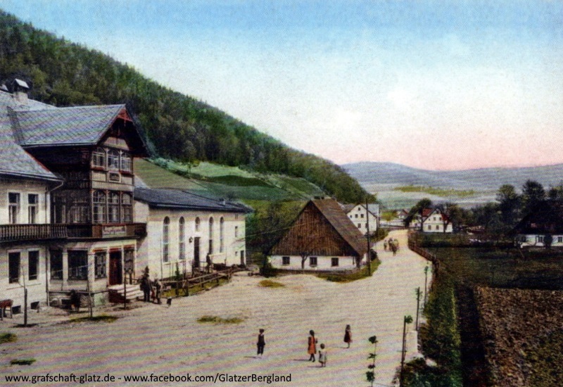 Dorfstra&szlig;e in der Ortsmitte