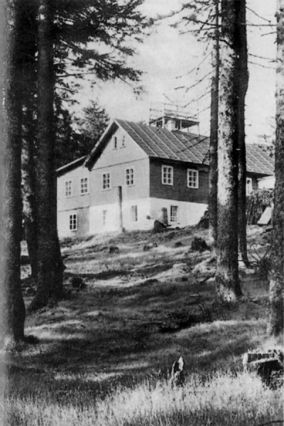 Hohe Mense-Baude mit Turm