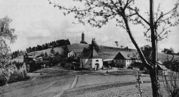 Anna-Baude auf dem Annaberg bei Neurode (links)